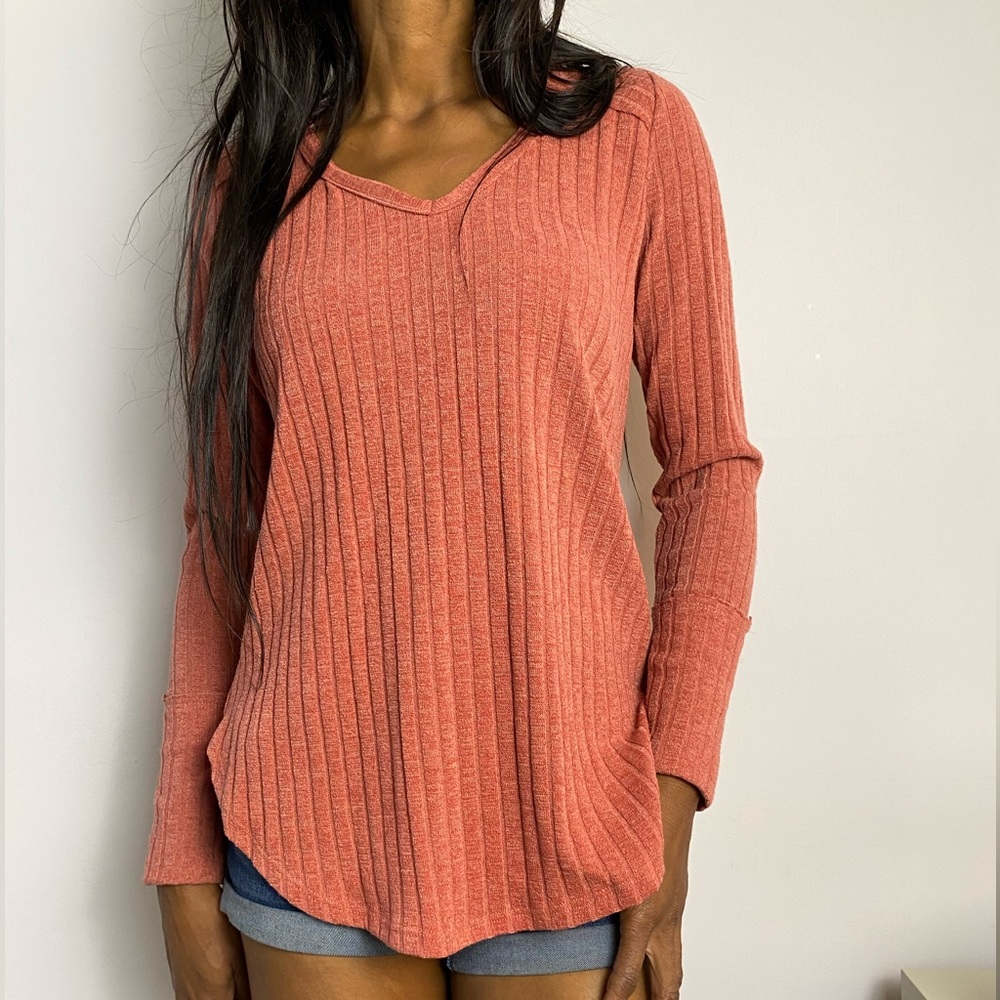 NWOT Women’s warm & cozy Long Sleeves V Neck Knit Sweater Top